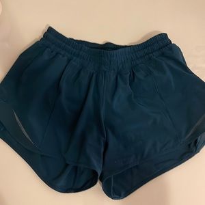 lulu lemon size 6 athletic shorts 4 inch